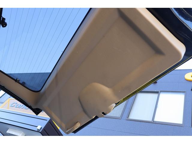 ジープ・チェロキー リミテッド　リフトアップ　１８インチＡＷ＆Ｍ／Ｔタイヤ　社外オーバーフェンダー　赤／白テール　パナソニック２ＤＩＮナビ＆バックカメラ　前後ドラレコ　ＥＴＣ　バイパーキーレス　エンジンルームＰＣＭリビルト済　下取（43枚目）