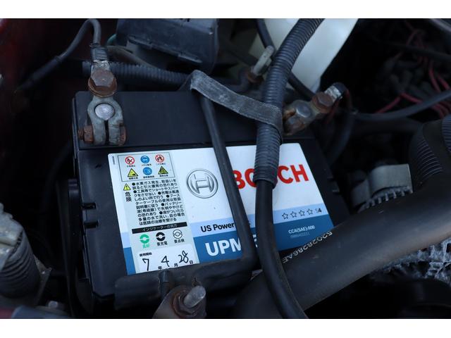 ジープ・チェロキー リミテッド　リフトアップ　１８インチＡＷ＆Ｍ／Ｔタイヤ　社外オーバーフェンダー　赤／白テール　パナソニック２ＤＩＮナビ＆バックカメラ　前後ドラレコ　ＥＴＣ　バイパーキーレス　エンジンルームＰＣＭリビルト済　下取（57枚目）