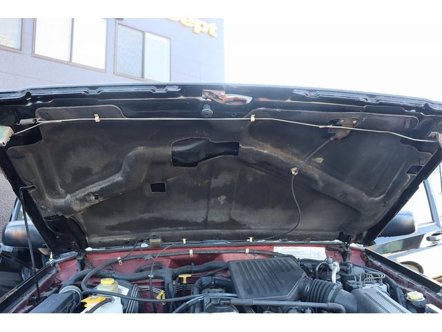 ジープ・チェロキー リミテッド　リフトアップ　１８インチＡＷ＆Ｍ／Ｔタイヤ　社外オーバーフェンダー　赤／白テール　パナソニック２ＤＩＮナビ＆バックカメラ　前後ドラレコ　ＥＴＣ　バイパーキーレス　エンジンルームＰＣＭリビルト済　下取（58枚目）