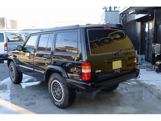 ジープ・チェロキー リミテッド ワーク グラック16インチAW&ヨコハマジオランダータイヤ アルパイン9インチディスプレイオーディオ&バックカメラ サブロクデジタルミラードラレコ バイパーキーレス 左記自社にて一式施工カスタム車(8枚目)