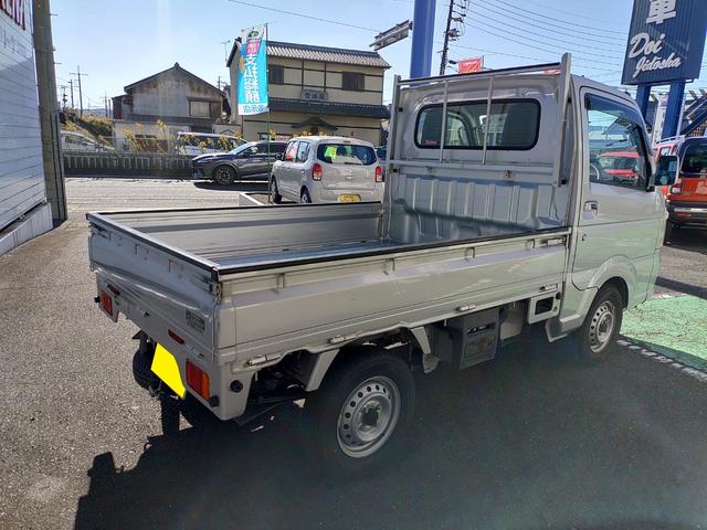 キャリイトラック ＫＣスペシャル　ワンオーナー　禁煙車　修復歴無　パートタイム４ＷＤ　５ＭＴ　パワーウインドー　キーレスエントリー　ＣＤ　ラジオ　ＵＳＢ　ＳＤカード　ＡＵＸ　大型アングルポスト　エアコン　パワステ（3枚目）
