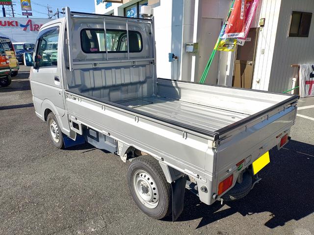 キャリイトラック ＫＣスペシャル　ワンオーナー　禁煙車　修復歴無　パートタイム４ＷＤ　５ＭＴ　パワーウインドー　キーレスエントリー　ＣＤ　ラジオ　ＵＳＢ　ＳＤカード　ＡＵＸ　大型アングルポスト　エアコン　パワステ（4枚目）