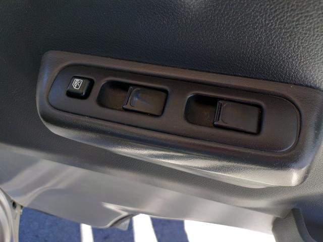 キャリイトラック ＫＣスペシャル　ワンオーナー　禁煙車　修復歴無　パートタイム４ＷＤ　５ＭＴ　パワーウインドー　キーレスエントリー　ＣＤ　ラジオ　ＵＳＢ　ＳＤカード　ＡＵＸ　大型アングルポスト　エアコン　パワステ（17枚目）