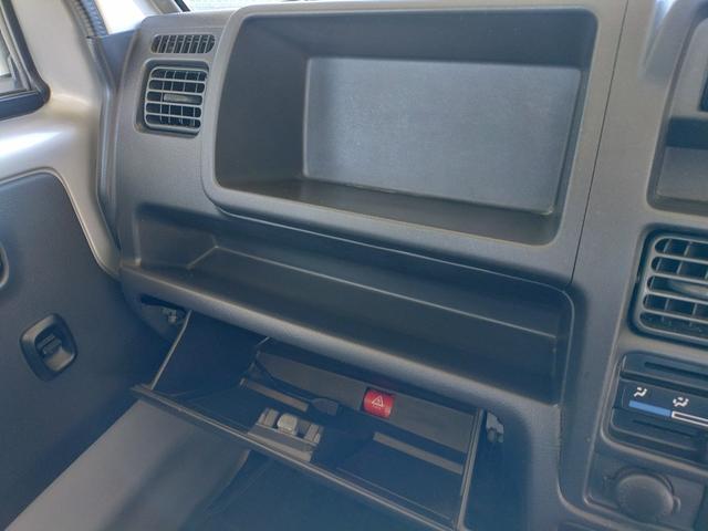キャリイトラック ＫＣスペシャル　ワンオーナー　禁煙車　修復歴無　パートタイム４ＷＤ　５ＭＴ　パワーウインドー　キーレスエントリー　ＣＤ　ラジオ　ＵＳＢ　ＳＤカード　ＡＵＸ　大型アングルポスト　エアコン　パワステ（29枚目）