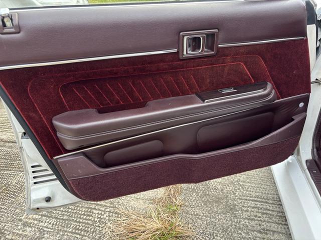 チェイサー アバンテ　ツインカム２４　純正５速ＭＴ　Ｆスポイラー　サイドステップ　スリットスポイラー　Ｒオーバーフェンダー　ロンシャンリアル３Ｐ１４インチ　車高調　トラストタコ足　純正ＯＰルーフバイザー　Ｔベルト交換済み（17枚目）