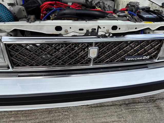 チェイサー アバンテ　ツインカム２４　純正５速ＭＴ　Ｆスポイラー　サイドステップ　スリットスポイラー　Ｒオーバーフェンダー　ロンシャンリアル３Ｐ１４インチ　車高調　トラストタコ足　純正ＯＰルーフバイザー　Ｔベルト交換済み（24枚目）