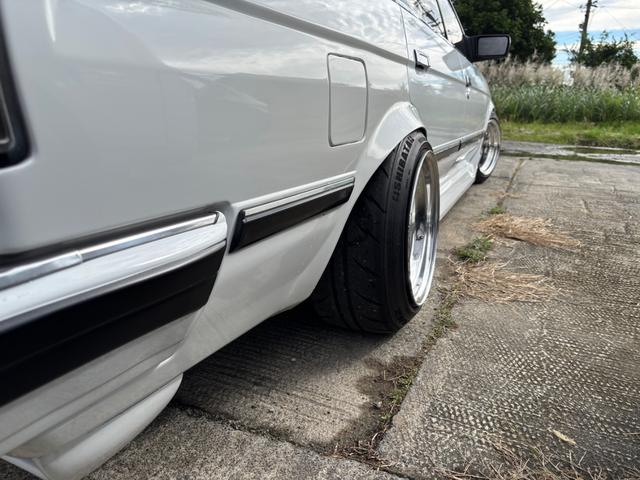チェイサー アバンテ　ツインカム２４　純正５速ＭＴ　Ｆスポイラー　サイドステップ　スリットスポイラー　Ｒオーバーフェンダー　ロンシャンリアル３Ｐ１４インチ　車高調　トラストタコ足　純正ＯＰルーフバイザー　Ｔベルト交換済み（27枚目）