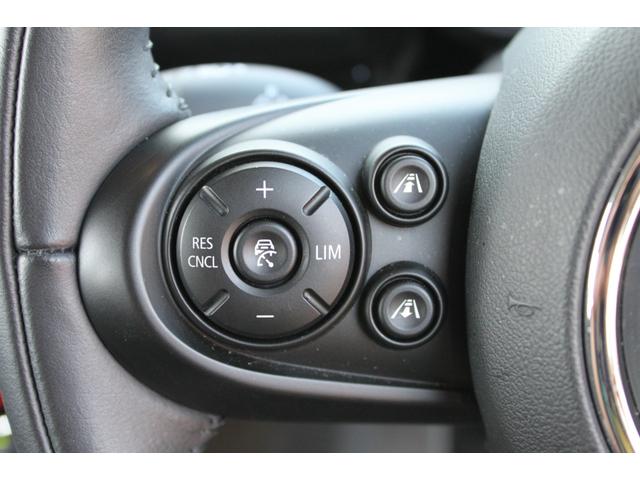 MINI クーパーD クロスオーバー ワンオーナー 禁煙車 純正ナビバックカメラ ハンズフリーパワーバックドア アクティブクルコン ユニオンジャックテール LEDヘッドランプ コンフォートアクセス(6枚目)