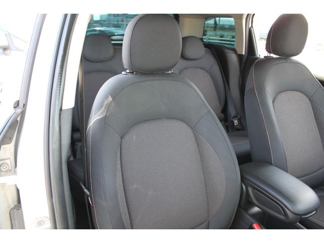 MINI クーパーD クロスオーバー ワンオーナー 禁煙車 純正ナビバックカメラ ハンズフリーパワーバックドア アクティブクルコン ユニオンジャックテール LEDヘッドランプ コンフォートアクセス(16枚目)