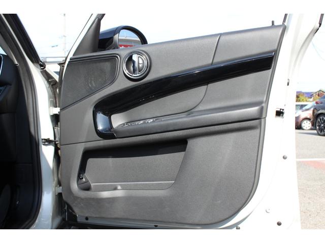 MINI クーパーD クロスオーバー ワンオーナー 禁煙車 純正ナビバックカメラ ハンズフリーパワーバックドア アクティブクルコン ユニオンジャックテール LEDヘッドランプ コンフォートアクセス(18枚目)