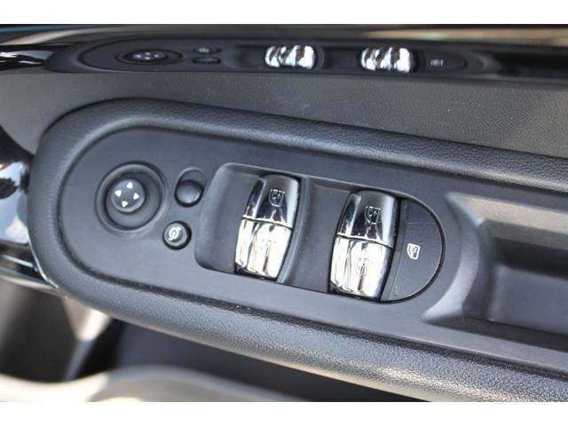 MINI クーパーD クロスオーバー ワンオーナー 禁煙車 純正ナビバックカメラ ハンズフリーパワーバックドア アクティブクルコン ユニオンジャックテール LEDヘッドランプ コンフォートアクセス(19枚目)