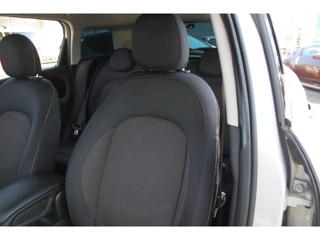 MINI クーパーD クロスオーバー ワンオーナー 禁煙車 純正ナビバックカメラ ハンズフリーパワーバックドア アクティブクルコン ユニオンジャックテール LEDヘッドランプ コンフォートアクセス(20枚目)