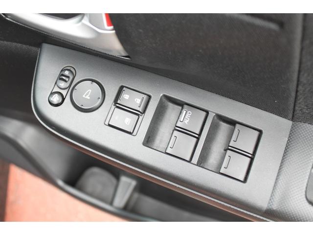 ステップワゴンスパーダ Ｚ　クールスピリット　インターナビ　セレクション　ローダウン　１８インチアルミ　スモークテール　両側パワースライドドア　カロッツェリア８インチナビ　バックカメラ　シートカバー　クルーズコントロール　ＨＩＤヘッドランプ（23枚目）