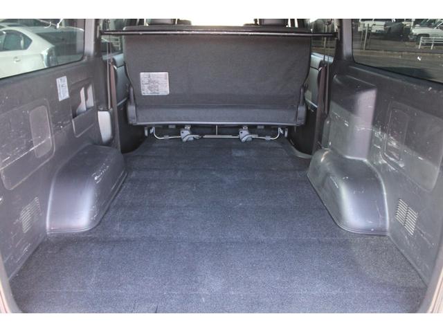 ハイエースバン スーパーＧＬ　ダークプライムＩＩ　ワンオーナー　モデリスタエアロ　社外１６インチアルミ　ホワイトレター　ＬＥＤヘッドランプ　デジタルインナーミラー　純正地デジナビ　バックカメラ（52枚目）