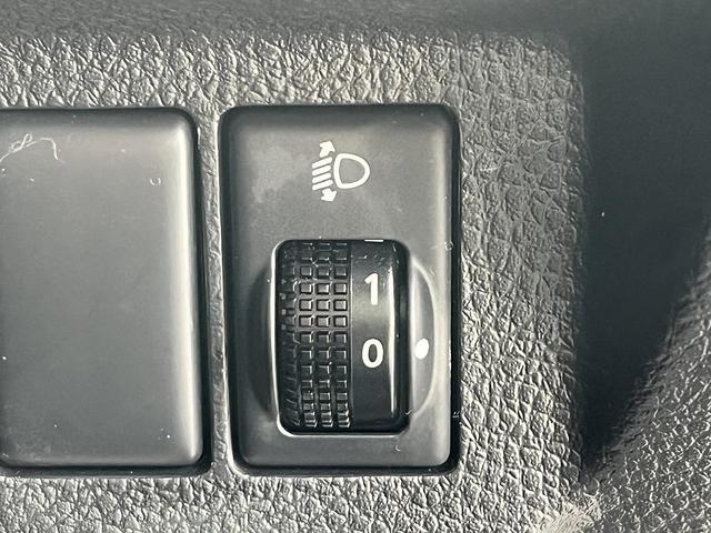 20X フルセグTV バックモニター ETC 全席シートヒーター 純正アルミ ダウンヒルアシストコントロール カプロンシート スマートキー オートライト オートエアコン フォグランプ 後期型(44枚目)