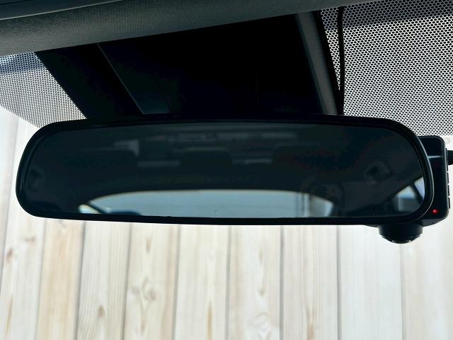 プリウス Ｓツーリングセレクション　禁煙　モデリスタフルエアロ　シートヒーター　追従クルーズコントロール　オートマチックハイビーム　コーナーセンサー　軽減ブレーキ　レーンキープ　フルセグ　Ｂｌｕｅｔｏｏｔｈ　バックカメラ　スマートキー（68枚目）
