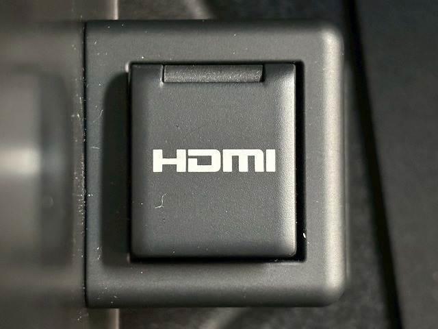 プリウス Ｚ　禁煙　デジタルインナミラー　ＨＤＭＩ接続　シートクーラー　シートヒーター　パーキングアシスト　ワイヤレス充電　シートメモリ　ブラインドスポットモニター　フルセグ　コーナーセンサー　電動リアゲート（9枚目）