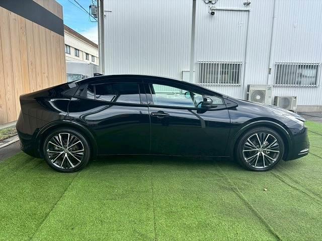 プリウス Ｚ　禁煙　デジタルインナミラー　ＨＤＭＩ接続　シートクーラー　シートヒーター　パーキングアシスト　ワイヤレス充電　シートメモリ　ブラインドスポットモニター　フルセグ　コーナーセンサー　電動リアゲート（17枚目）