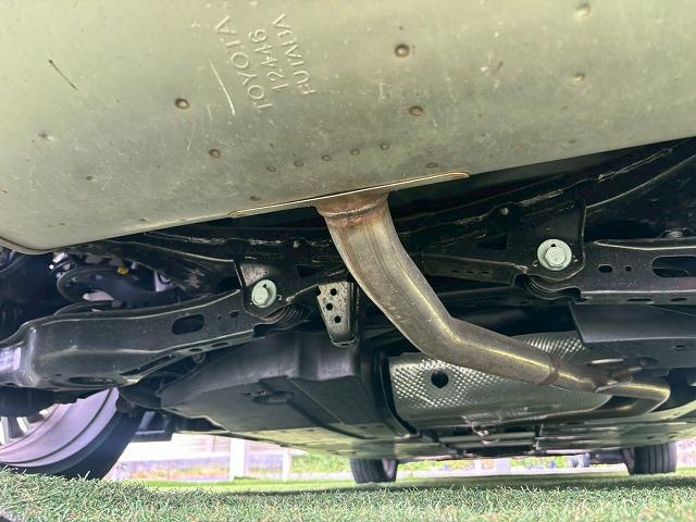 プリウス Ｚ　禁煙　デジタルインナミラー　ＨＤＭＩ接続　シートクーラー　シートヒーター　パーキングアシスト　ワイヤレス充電　シートメモリ　ブラインドスポットモニター　フルセグ　コーナーセンサー　電動リアゲート（21枚目）