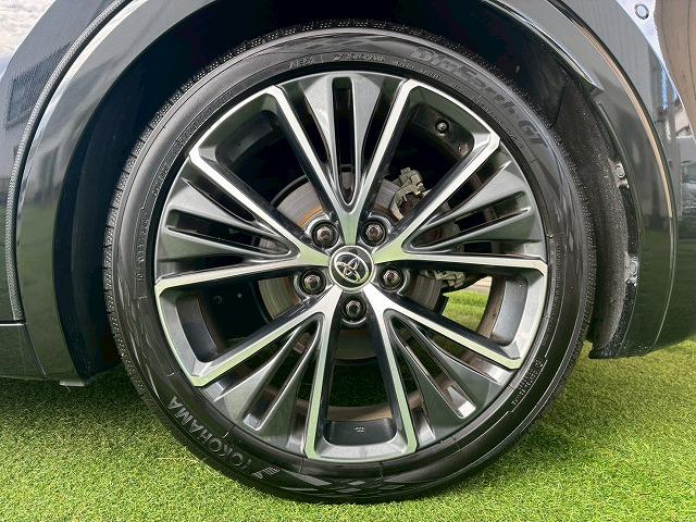 プリウス Ｚ　禁煙　デジタルインナミラー　ＨＤＭＩ接続　シートクーラー　シートヒーター　パーキングアシスト　ワイヤレス充電　シートメモリ　ブラインドスポットモニター　フルセグ　コーナーセンサー　電動リアゲート（27枚目）