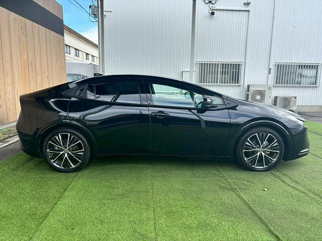 プリウス Ｚ　禁煙　デジタルインナミラー　ＨＤＭＩ接続　シートクーラー　シートヒーター　パーキングアシスト　ワイヤレス充電　シートメモリ　ブラインドスポットモニター　フルセグ　コーナーセンサー　電動リアゲート（34枚目）