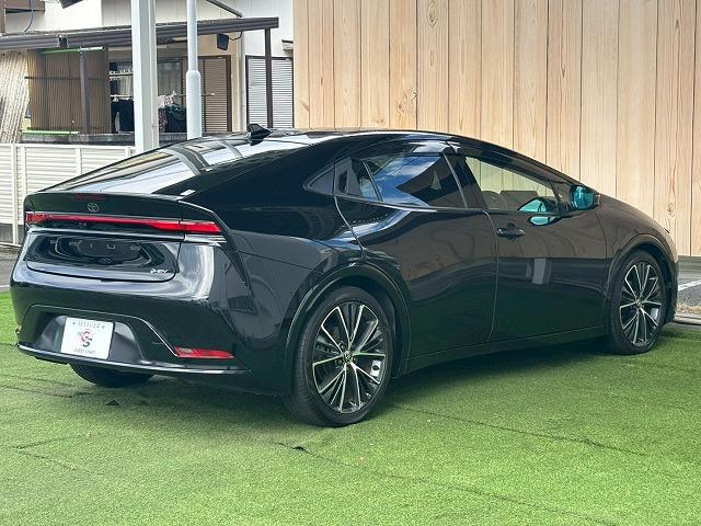 プリウス Ｚ　禁煙　デジタルインナミラー　ＨＤＭＩ接続　シートクーラー　シートヒーター　パーキングアシスト　ワイヤレス充電　シートメモリ　ブラインドスポットモニター　フルセグ　コーナーセンサー　電動リアゲート（35枚目）