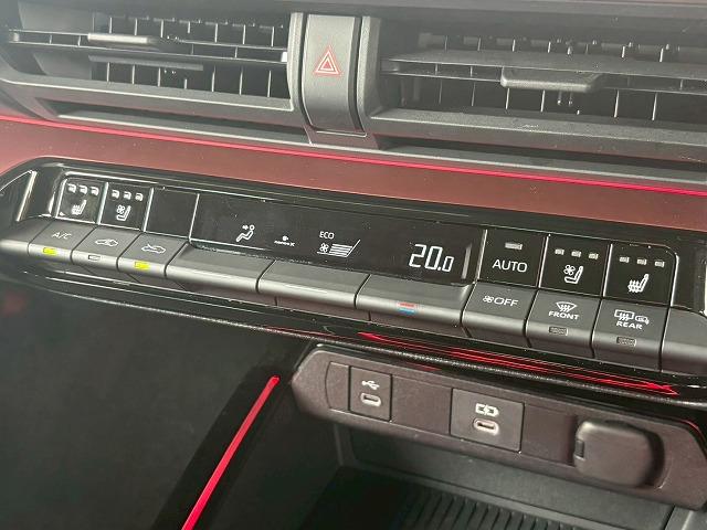 プリウス Ｚ　禁煙　デジタルインナミラー　ＨＤＭＩ接続　シートクーラー　シートヒーター　パーキングアシスト　ワイヤレス充電　シートメモリ　ブラインドスポットモニター　フルセグ　コーナーセンサー　電動リアゲート（49枚目）
