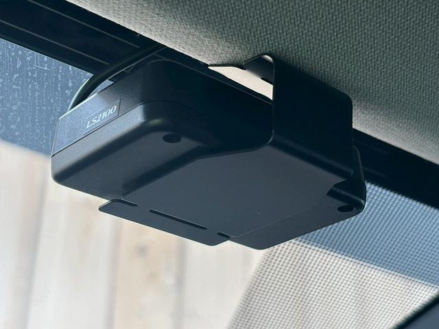 プリウス Ｚ　禁煙　デジタルインナミラー　ＨＤＭＩ接続　シートクーラー　シートヒーター　パーキングアシスト　ワイヤレス充電　シートメモリ　ブラインドスポットモニター　フルセグ　コーナーセンサー　電動リアゲート（69枚目）
