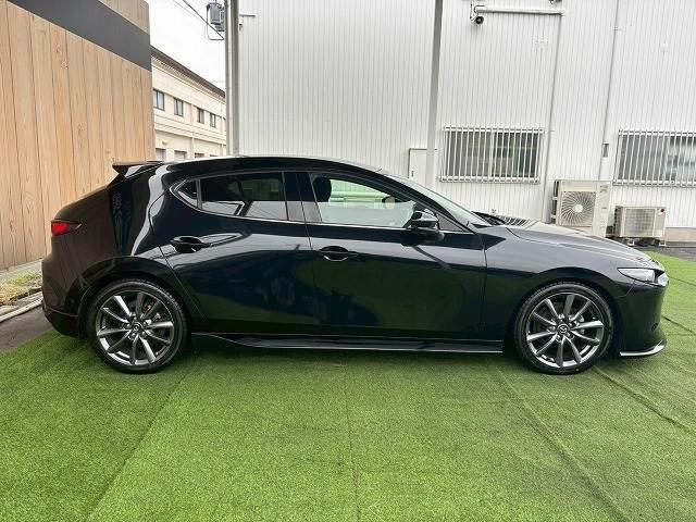 ＭＡＺＤＡ３ファストバック ２０Ｓプロアクティブ　ツーリングセレクション　禁煙　シグネチャーエアロ　ローダウン　ＢＯＳＥサウンド　シートメモリ　シートヒーター　ヘッドアップディスプレイ　ステアリングヒーター　ブラインドスポットモニター　コーナーセンサー　軽減ブレーキ（17枚目）