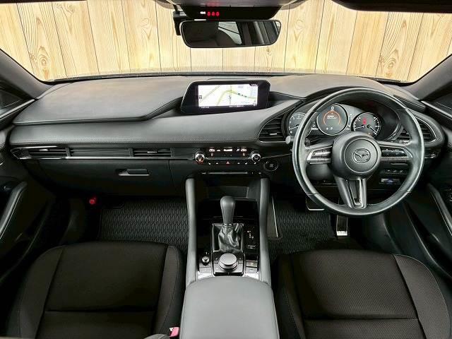 ＭＡＺＤＡ３ファストバック Ｘプロアクティブ　ツーリングセレクション　禁煙　ＢＯＳＥサウンド　フルセグ　シートメモリ　シートヒーター　ステアリングヒーター　ブラインドスポットモニター　ヘッドアップディスプレイ　バックカメラ　コーナーセンサー　軽減ブレーキ　レーンキープ（2枚目）