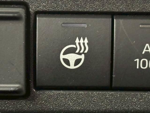 シエンタ ハイブリッドＺ　ワンオーナー　禁煙　トヨタチームメイト　全周囲カメラ　１０．５インチナビ　純正１５インチアルミ　シートヒーター　フルセグ　ブラインドスポットモニター　パーキングアシスト　１５００Ｗコンセント　ＥＴＣ（6枚目）