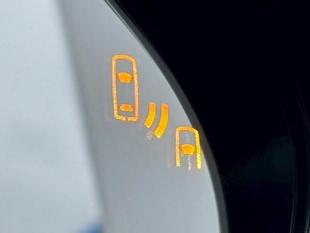 シエンタ ハイブリッドＺ　ワンオーナー　禁煙　トヨタチームメイト　全周囲カメラ　１０．５インチナビ　純正１５インチアルミ　シートヒーター　フルセグ　ブラインドスポットモニター　パーキングアシスト　１５００Ｗコンセント　ＥＴＣ（10枚目）