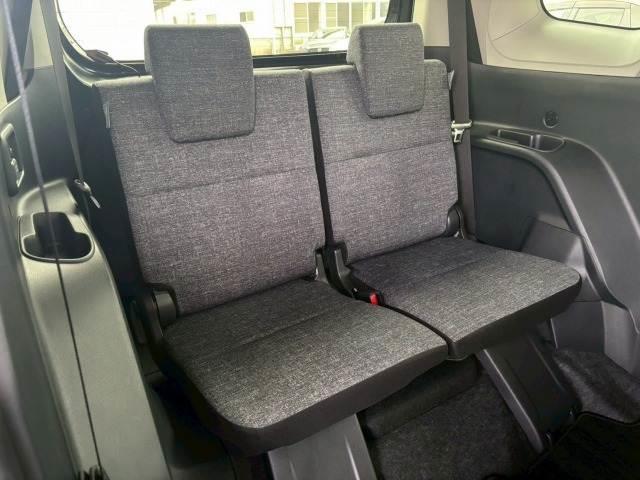 シエンタ ハイブリッドＺ　ワンオーナー　禁煙　トヨタチームメイト　全周囲カメラ　１０．５インチナビ　純正１５インチアルミ　シートヒーター　フルセグ　ブラインドスポットモニター　パーキングアシスト　１５００Ｗコンセント　ＥＴＣ（13枚目）