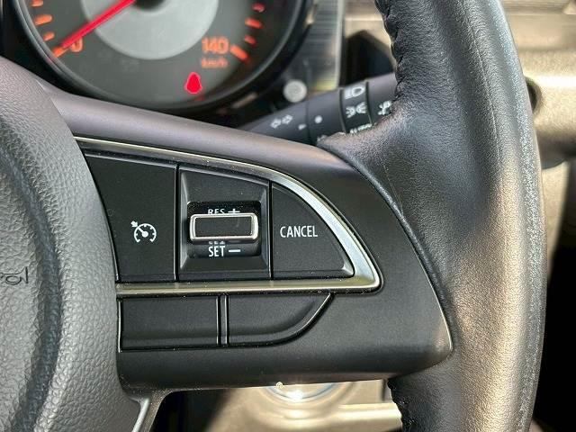 ジムニー XC 2本出しマフラー 社外テール 革調シートカバー メッキグリル 衝突軽減 レーンキープ クルーズコントロール LED スマートキー プッシュスタート ETC ドライブレコーダー シートヒーター(8枚目)