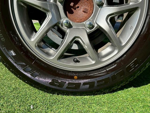 ジムニー XC 2本出しマフラー 社外テール 革調シートカバー メッキグリル 衝突軽減 レーンキープ クルーズコントロール LED スマートキー プッシュスタート ETC ドライブレコーダー シートヒーター(31枚目)