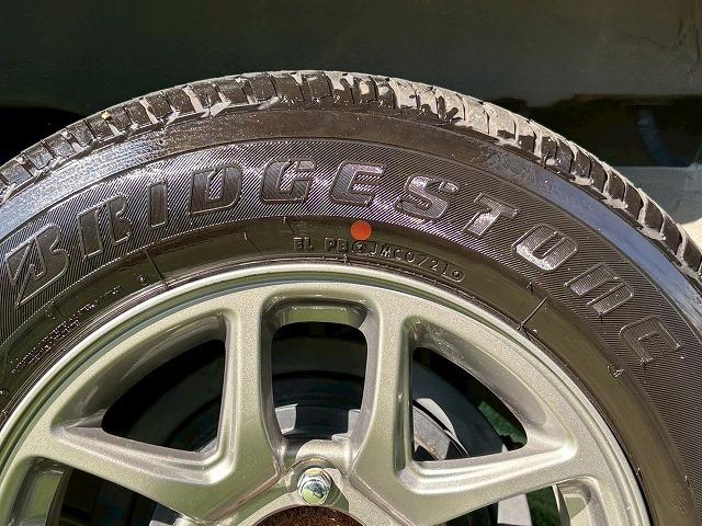 ジムニー XC 2本出しマフラー 社外テール 革調シートカバー メッキグリル 衝突軽減 レーンキープ クルーズコントロール LED スマートキー プッシュスタート ETC ドライブレコーダー シートヒーター(32枚目)