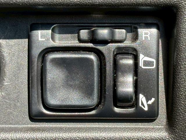 ジムニー XC 2本出しマフラー 社外テール 革調シートカバー メッキグリル 衝突軽減 レーンキープ クルーズコントロール LED スマートキー プッシュスタート ETC ドライブレコーダー シートヒーター(68枚目)