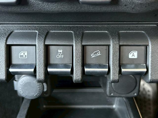 ジムニー XC 2本出しマフラー 社外テール 革調シートカバー メッキグリル 衝突軽減 レーンキープ クルーズコントロール LED スマートキー プッシュスタート ETC ドライブレコーダー シートヒーター(70枚目)