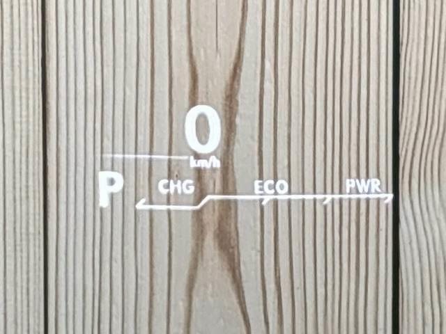 NX NX300h Fスポーツ 1オーナー 三眼LEDヘッドライト 赤革シート シートクーラー 衝突軽減ブレーキ レーダークルーズコントロール クリアランスソナー ヘッドアップディスプレイ 電動シート 電動リアゲート シートメモリー(10枚目)