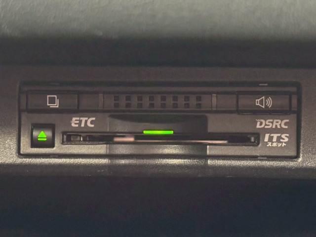 NX NX300h Fスポーツ 1オーナー 三眼LEDヘッドライト 赤革シート シートクーラー 衝突軽減ブレーキ レーダークルーズコントロール クリアランスソナー ヘッドアップディスプレイ 電動シート 電動リアゲート シートメモリー(12枚目)