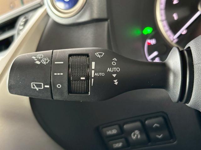 NX NX300h Fスポーツ 1オーナー 三眼LEDヘッドライト 赤革シート シートクーラー 衝突軽減ブレーキ レーダークルーズコントロール クリアランスソナー ヘッドアップディスプレイ 電動シート 電動リアゲート シートメモリー(54枚目)