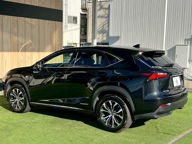 NX NX300h Fスポーツ 禁煙 サンルーフ 三眼LEDヘッドライト 赤革シート シートクーラー 衝突軽減 レーダークルーズコントロール クリアランスソナー 電動リアゲート メモリー機能付パワーシート ステアリングヒーター(27枚目)