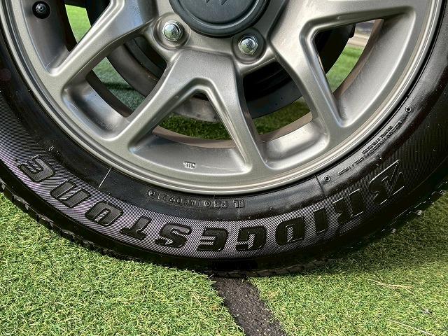 ジムニー ＸＣ　禁煙　８インチナビ　衝突軽減ブレーキ　レーンキープ　ＬＥＤヘッドライト　スマートキー　プッシュスタート　ＥＴＣ　シートヒーター　ダウンヒルアシストコントロール　フルセグ　バックカメラ　オートエアコン（32枚目）