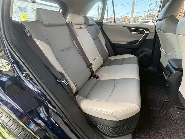 RAV4 HYBRID G 1オーナー 禁煙 9型ナビ 衝突軽減 レーダークルーズコントロール ブラインドスポットモニター リアクロストラフィックブレーキ メモリー機能付きパワーシート 電動リアゲート ステアリングヒーター(14枚目)