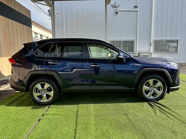 RAV4 HYBRID G 1オーナー 禁煙 9型ナビ 衝突軽減 レーダークルーズコントロール ブラインドスポットモニター リアクロストラフィックブレーキ メモリー機能付きパワーシート 電動リアゲート ステアリングヒーター(17枚目)