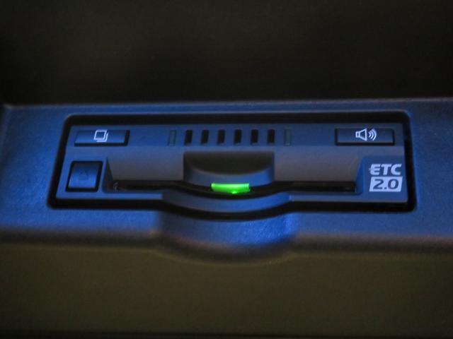 プレミアム スタイルアッシュ 特別仕様 9型SDナビTV サンルーフ ワンオーナー ハーフレザー 電動ゲート LEDヘッドライト レーンキープ フォグランプ オートハイビーム(10枚目)