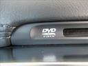 メーカーオプションのDVD再生とフルセグTV装備。
