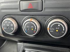 オートエアコンで快適な車内温度でドライブが楽しめます！ 7