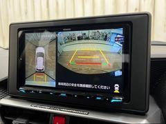 【パノラミックビューモニター】を装備しております。全周囲カメラで危険察知。狭い駐車場でも安心して駐車できますね。 4