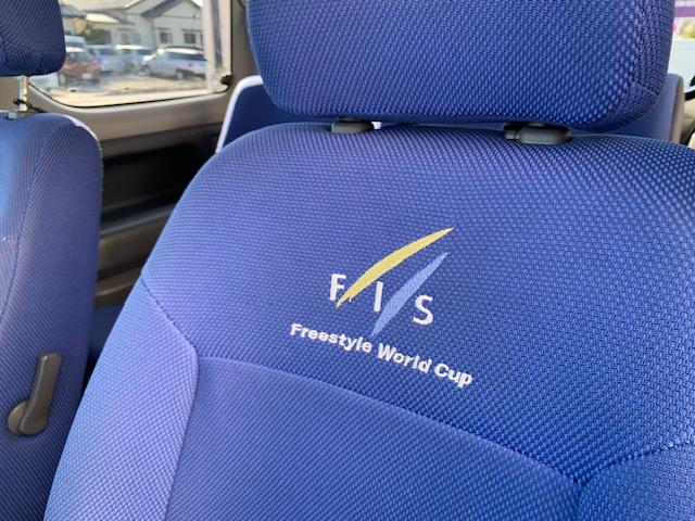 ジムニー ＦＩＳフリースタイルワールドカップリミテッド　ターボ　４ＷＤ　リフトアップ　社外アルミホイール　タイミングチェーン式　車検２年（15枚目）